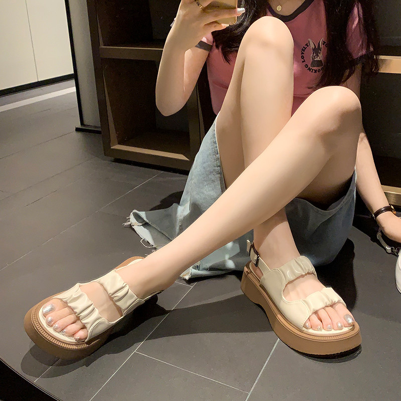Shallow flat bottomed single shoes’s variety in style缩略图