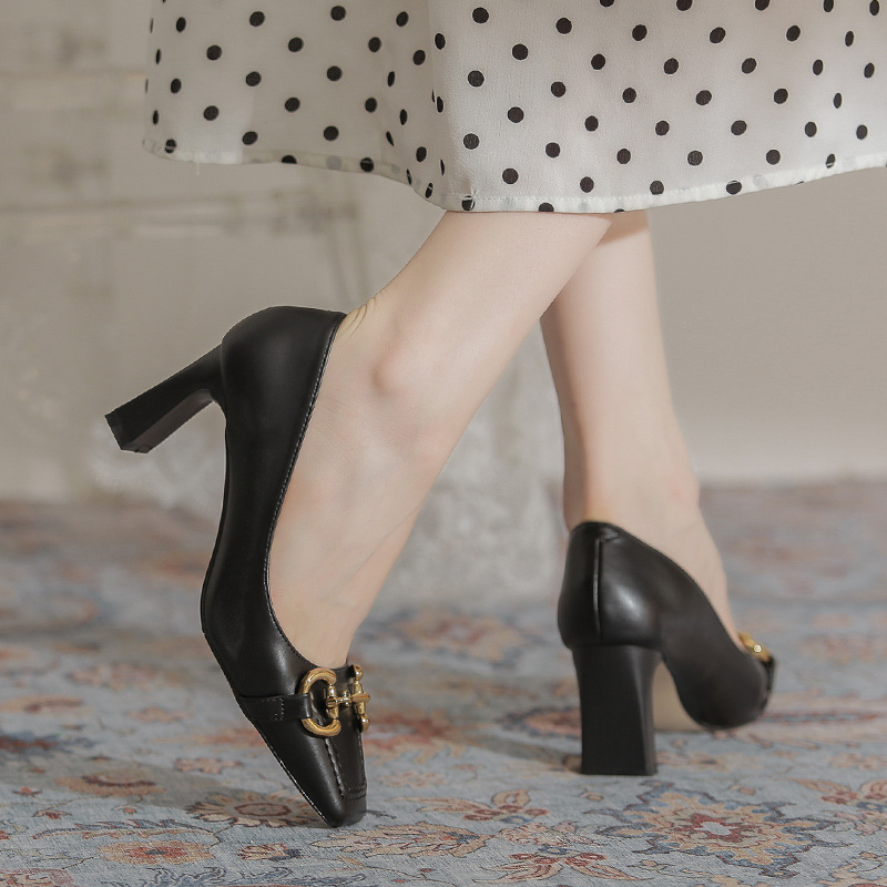 Shoe Factory Workflow: How Shoes Are Made and Delivered缩略图 Shoe Factory Workflow: How Shoes Are Made and Delivered缩略图